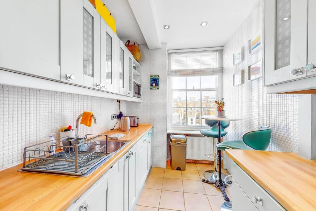 Appartamento Vibrant And Sunny 2 Bedroom In Hyde Park Londra